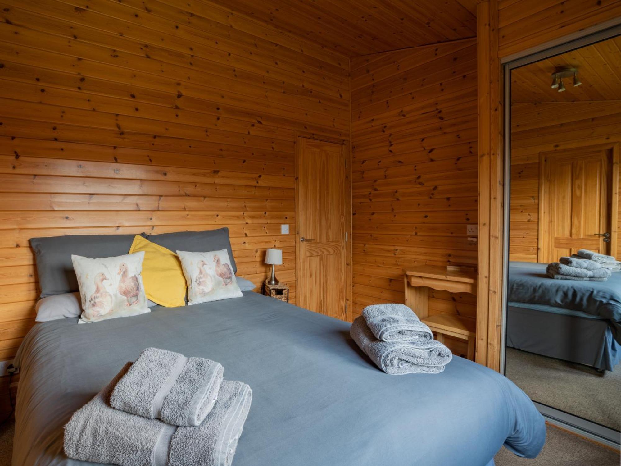 Chalet Loch Leven Lodge 10 By Interhome Kinross Exterior photo
